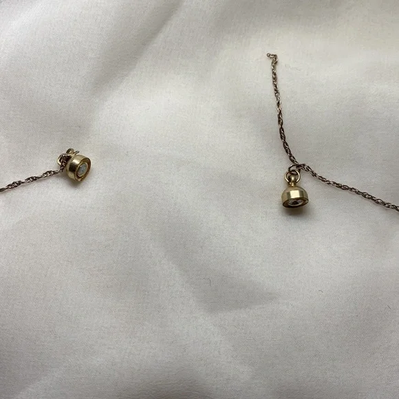 Cute Dainty Leaf Necklace - Picture 6 of 6